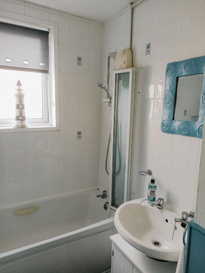 Esplanade Court Apartment With Communal Seasonal Heated Pool Paignton Dış mekan fotoğraf