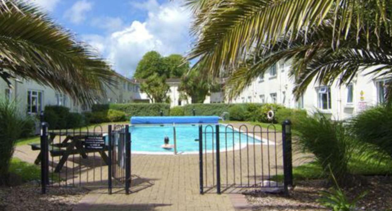 Esplanade Court Apartment With Communal Seasonal Heated Pool Paignton Dış mekan fotoğraf